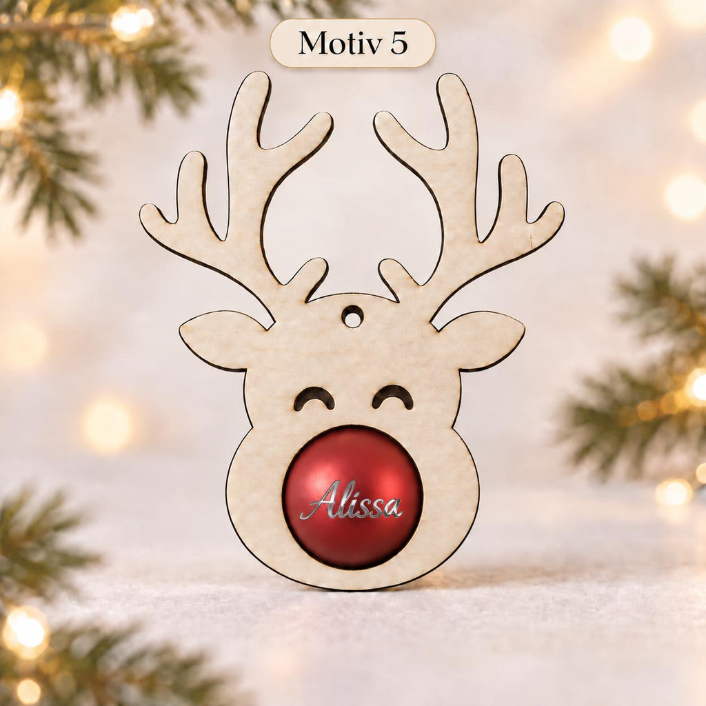 Rentier aus Holz mit personalisierter Weihnachtskugel