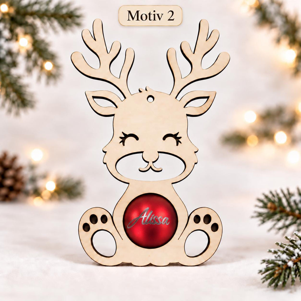 Rentier aus Holz mit personalisierter Weihnachtskugel
